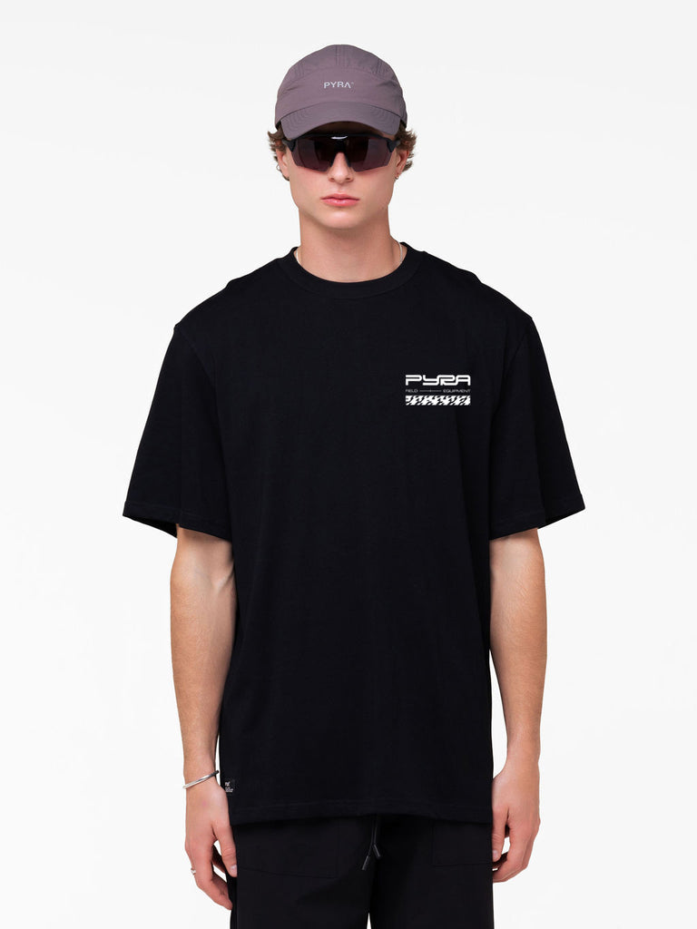 FIELD EQUIPMENT TEE BLACK / WHITE