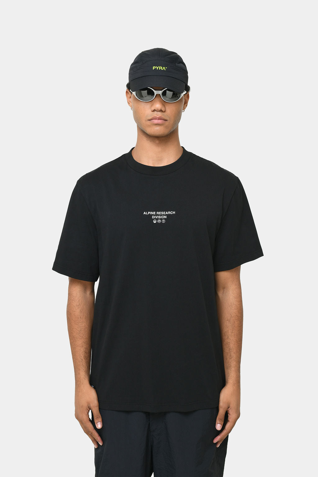 BOTANICAL TEE- BLACK