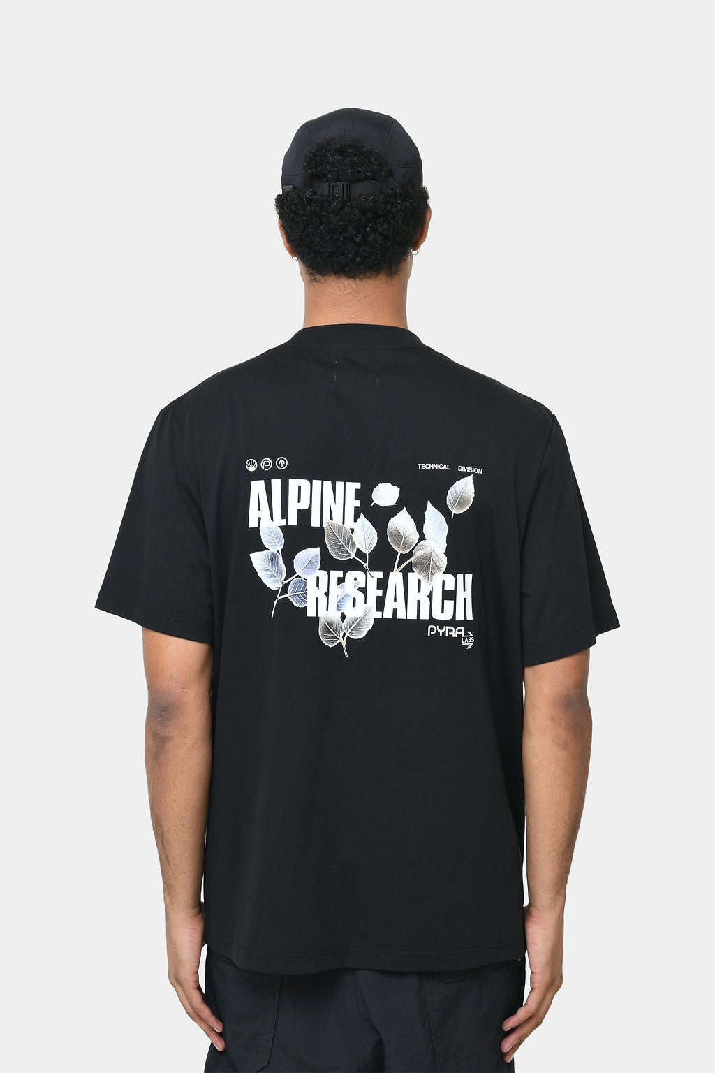 BOTANICAL TEE- BLACK